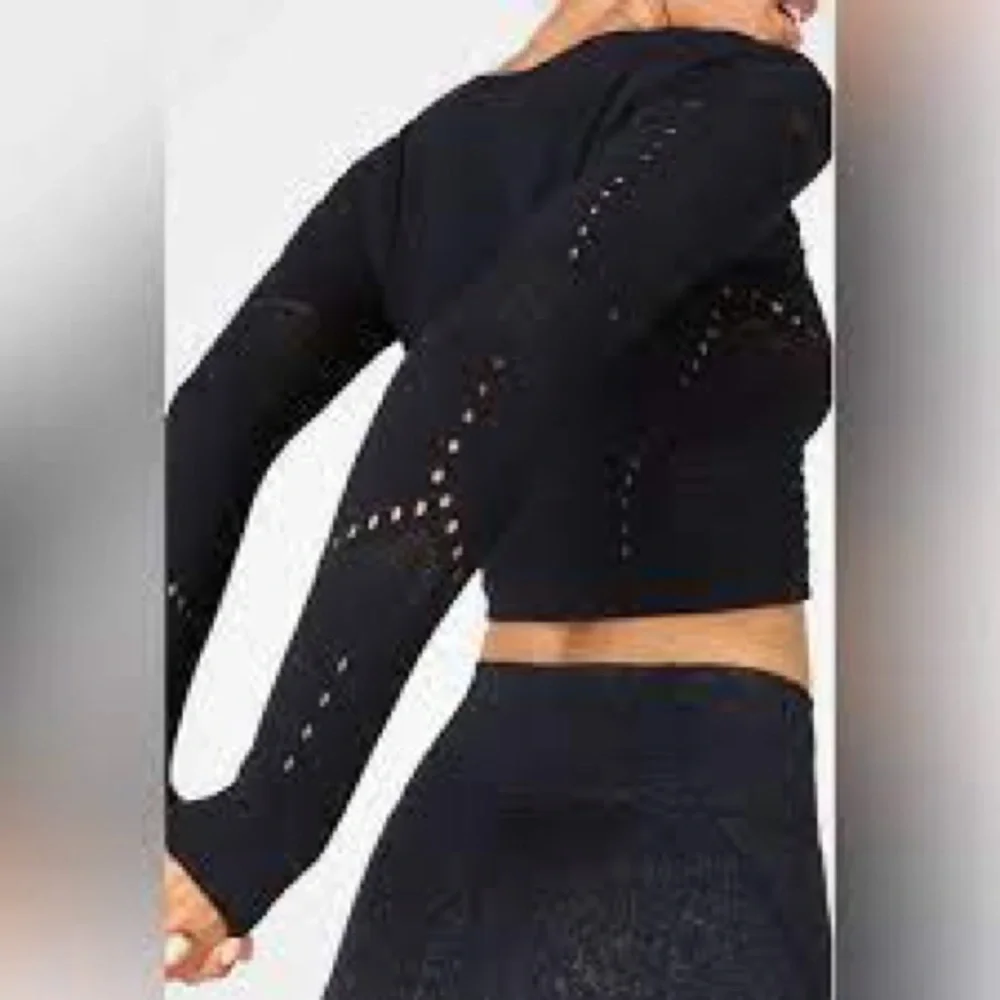 Fabletics black Sarah Sculpknit long sleeve top